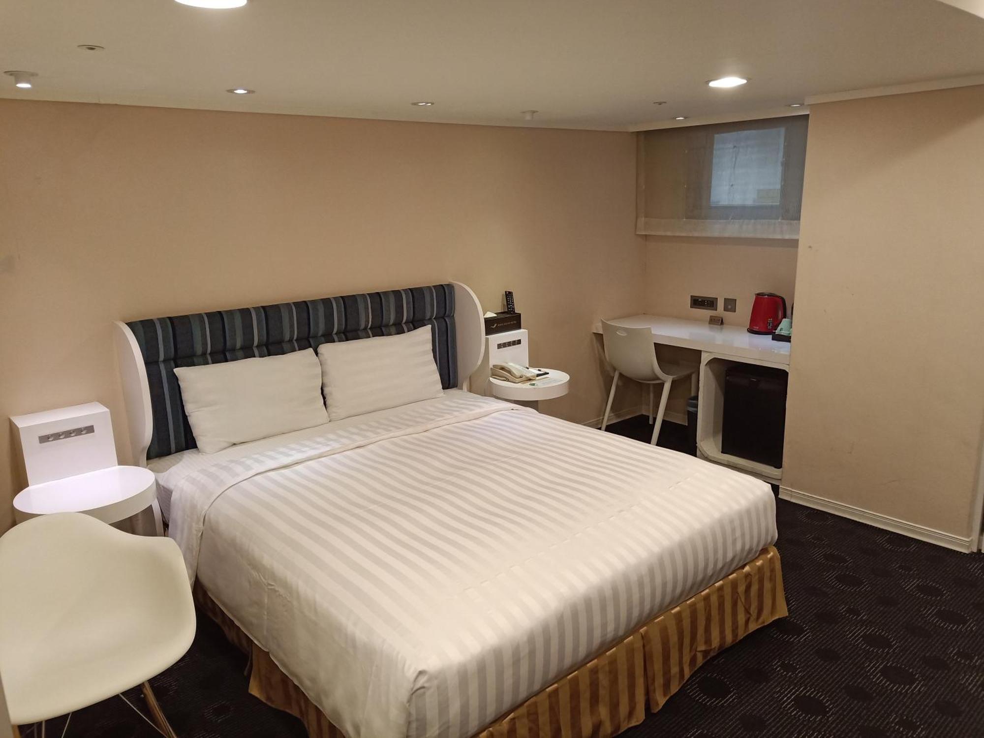Ximen Airline Hotel Тайбэй Экстерьер фото